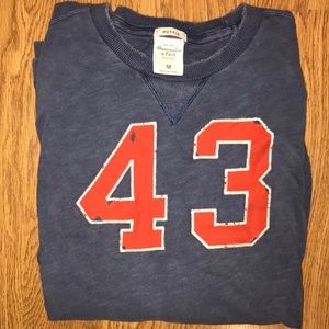 Abercrombie & Fitch L/S T-Shirt. Size Medium.